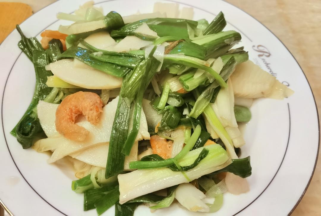 冬笋炒蘑菇炒五花肉炒大蒜炒胡萝卜