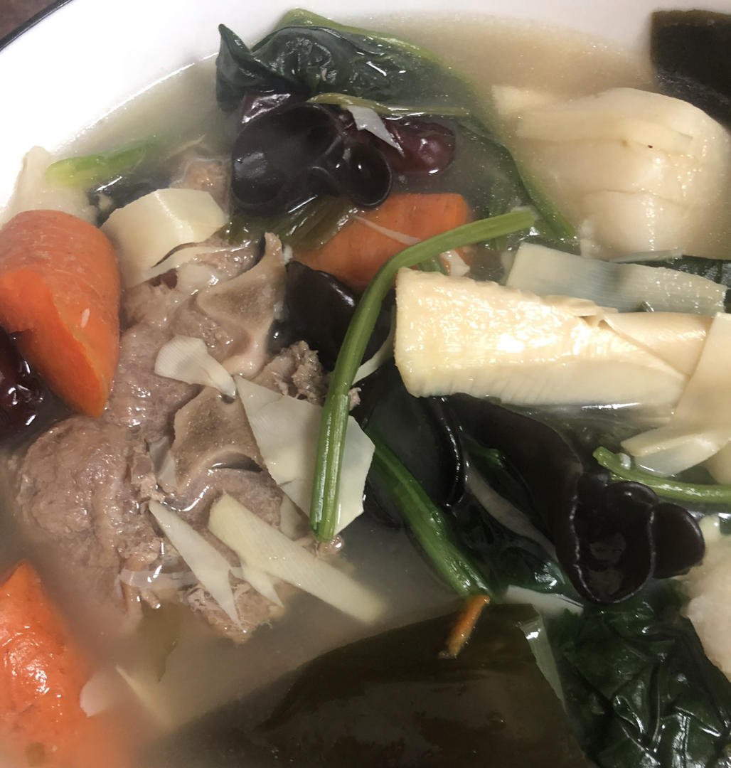 口蘑冬笋排骨汤