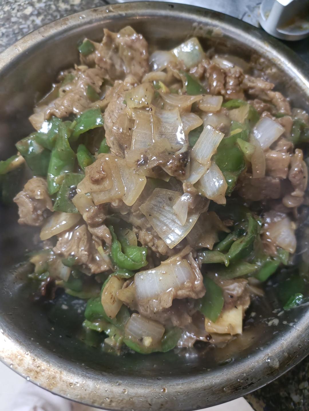下饭菜：洋葱青椒炒肉片