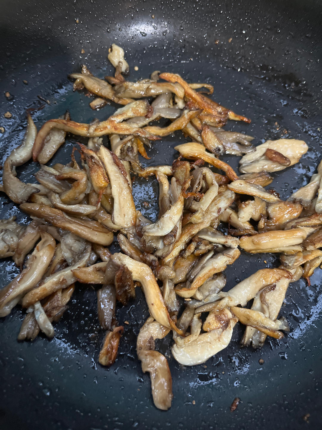 干煸平菇（有肉的味道）