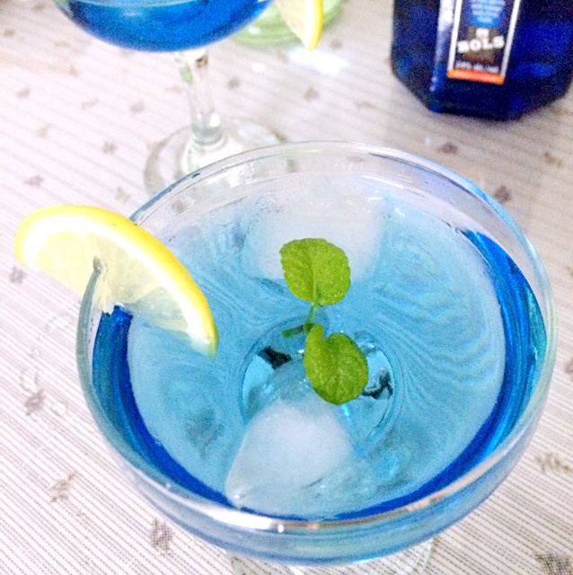 榆木小花生做的【食纪】蓝色眼泪鸡尾酒