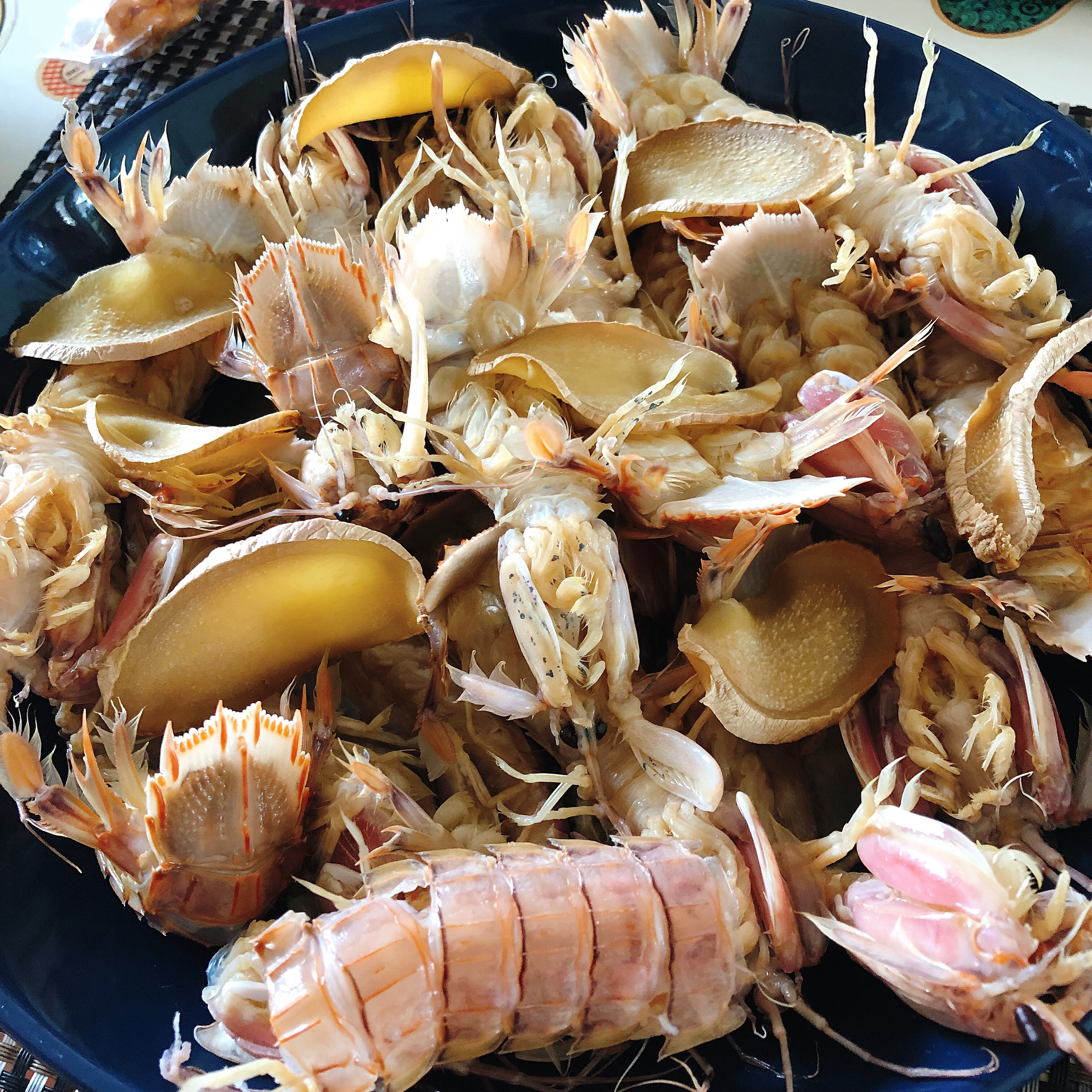 蒸皮皮虾（配三合油蘸料）附选虾和剥虾方法