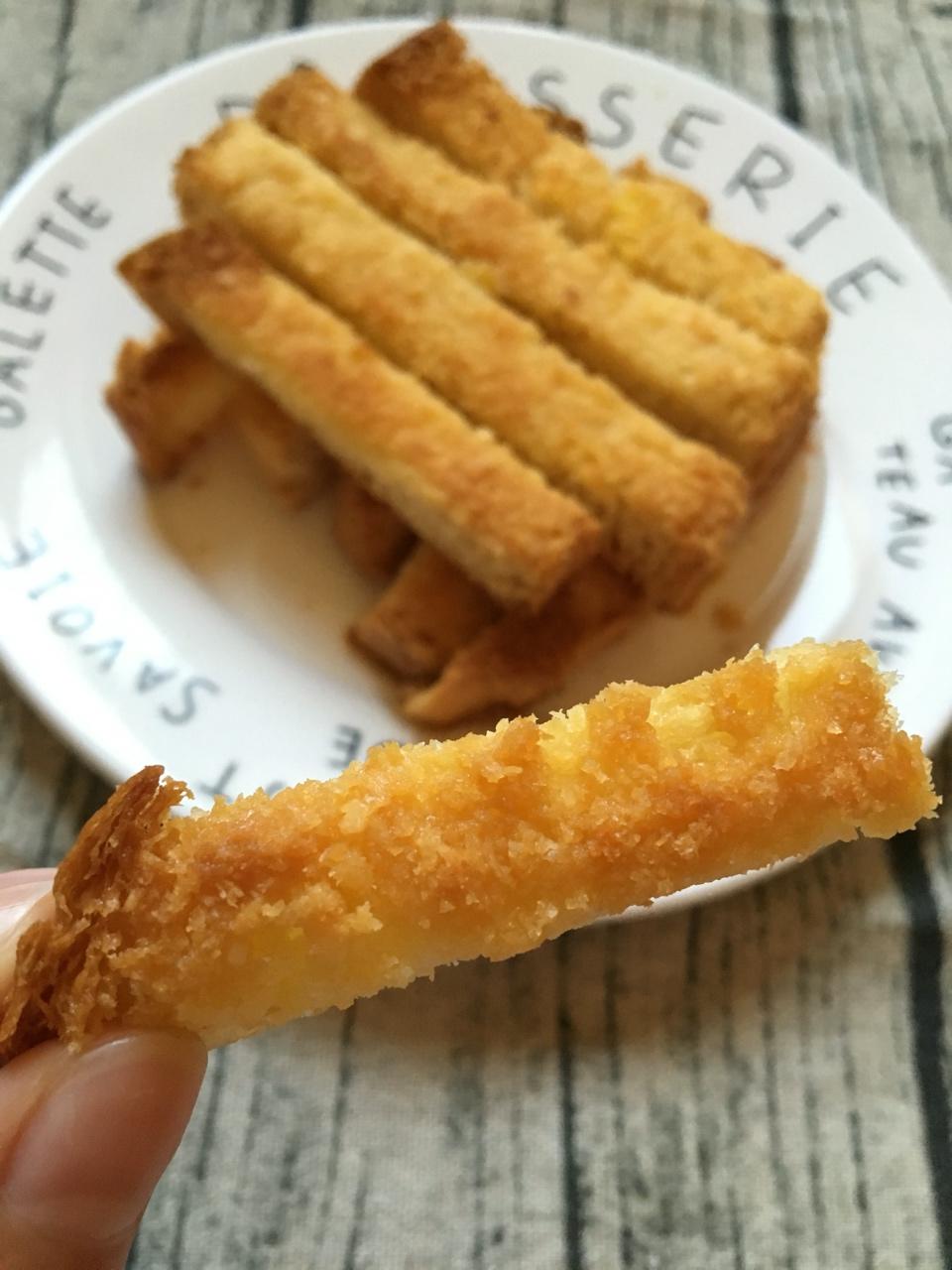 香酥可口的——黄油椰蓉吐司条