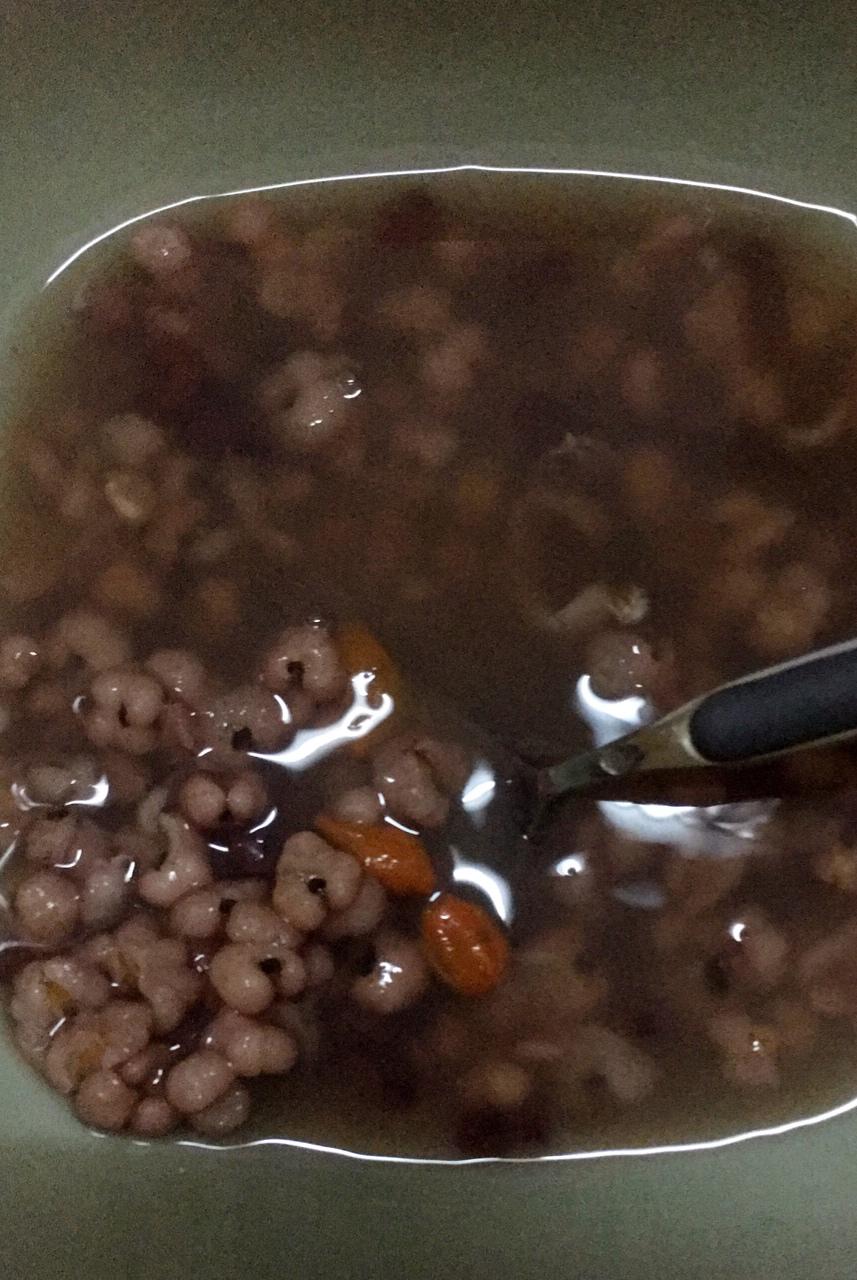 红豆薏米粥 (Red Bean and Pearl Barley Congee)