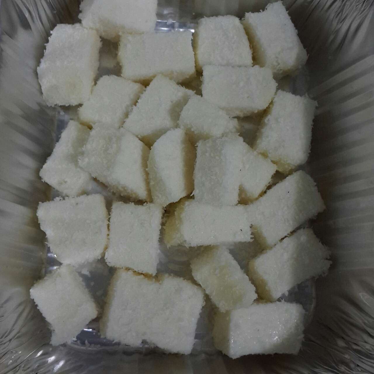 椰丝牛奶小方糕