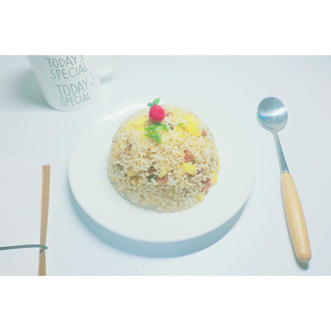 粒粒黄金腊肠炒饭（简易版）