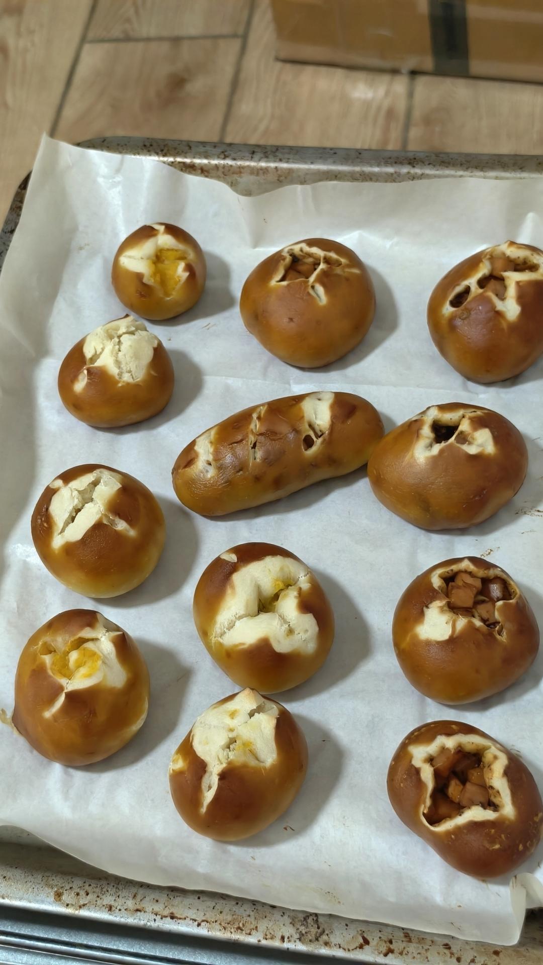 自制迷你碱水面包挂件🥨