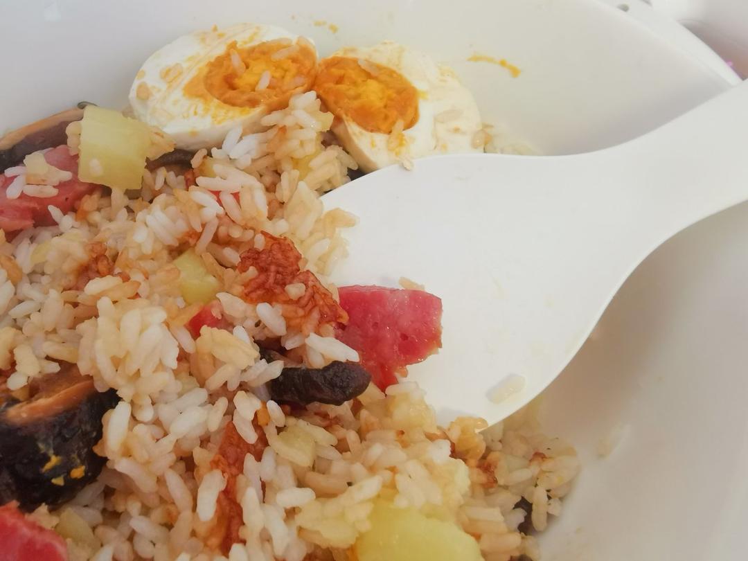 【咸蛋黄煲仔饭】