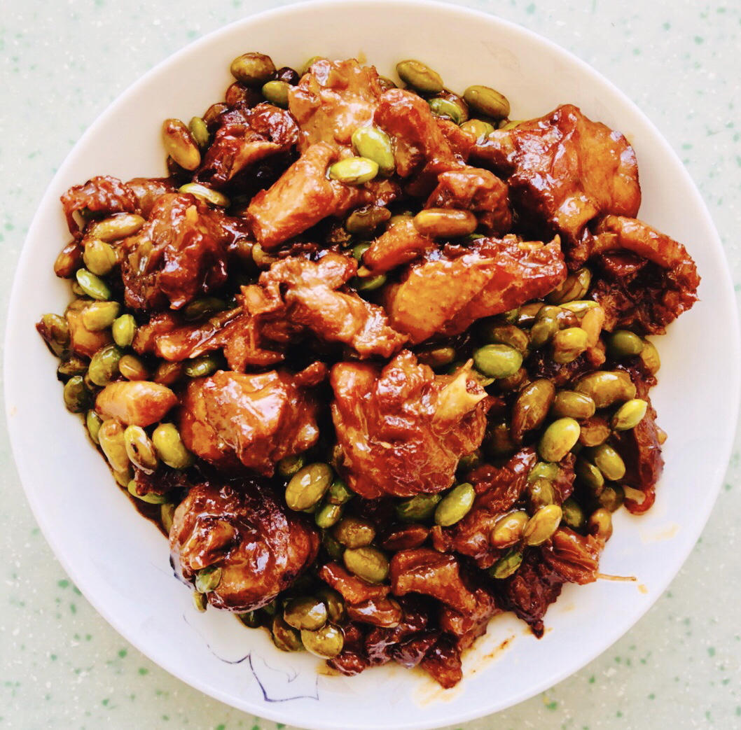 家常菜毛豆烧鸡腿