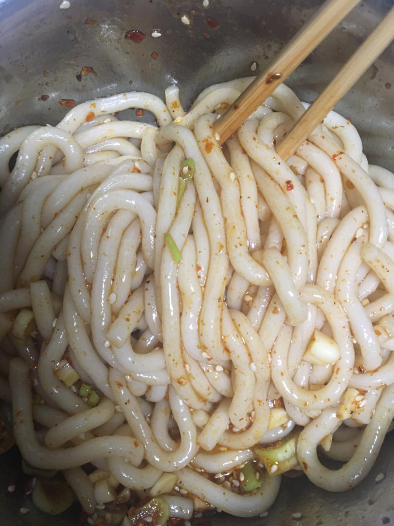 教你做一碗比肉还香的凉拌酸辣土豆粉