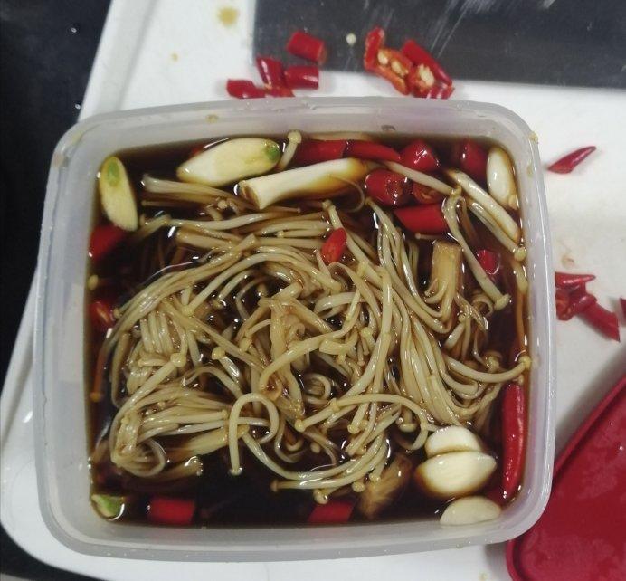 特百惠金针菇腌泡