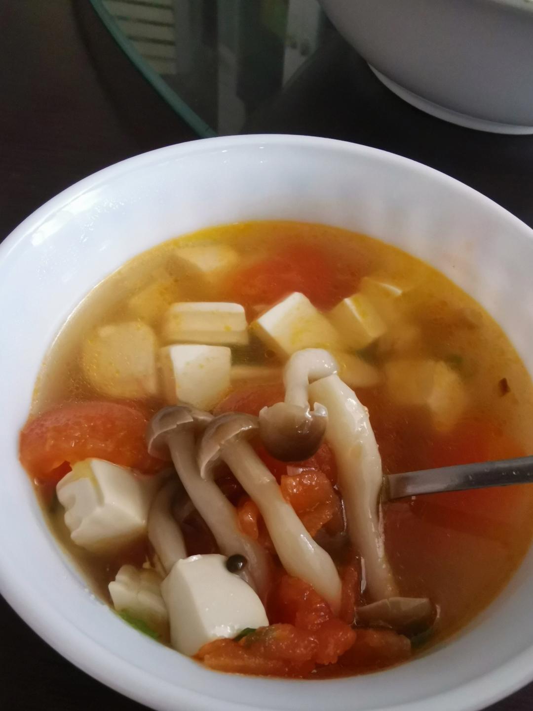 低卡高蛋白番茄金针菇豆腐汤，好喝不发胖