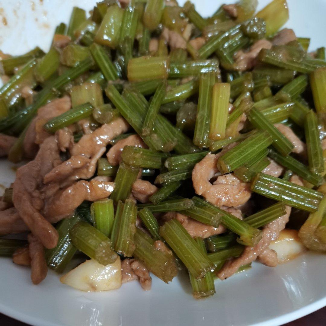 芹菜炒肉