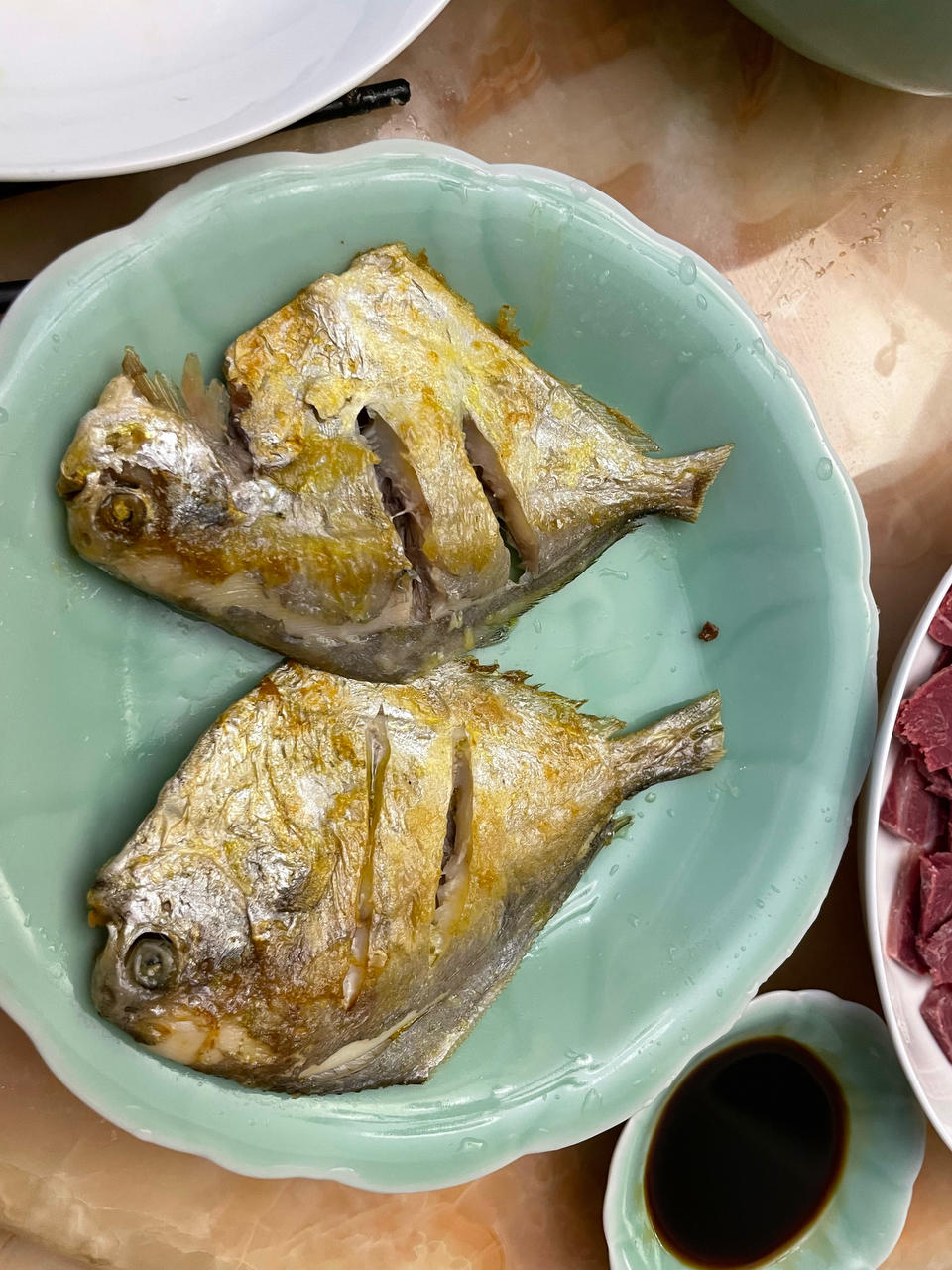 完美版干煎鲳鱼，皮不破、肉不碎、外香里嫩。