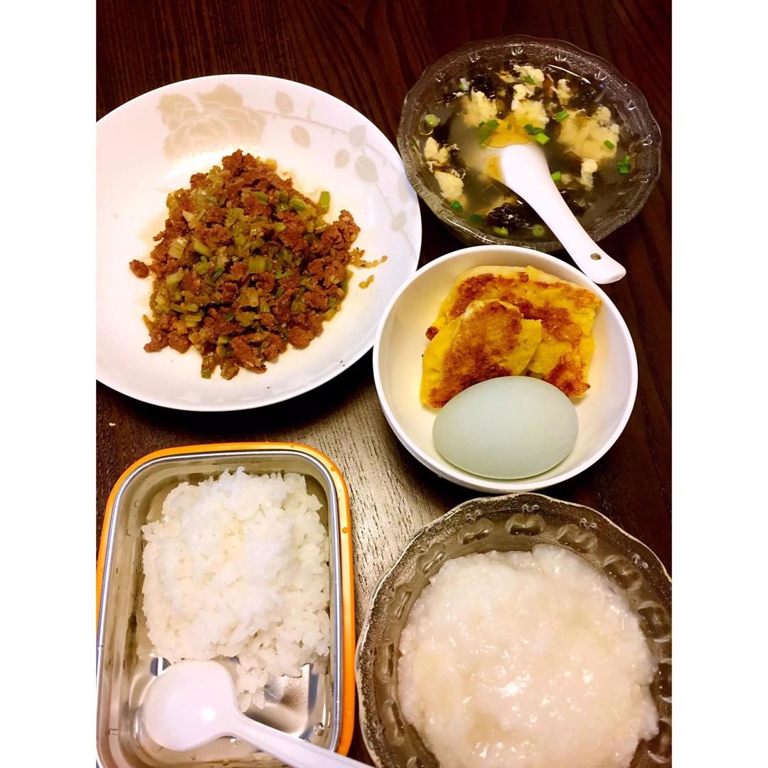 芹菜牛肉末「下饭神器」