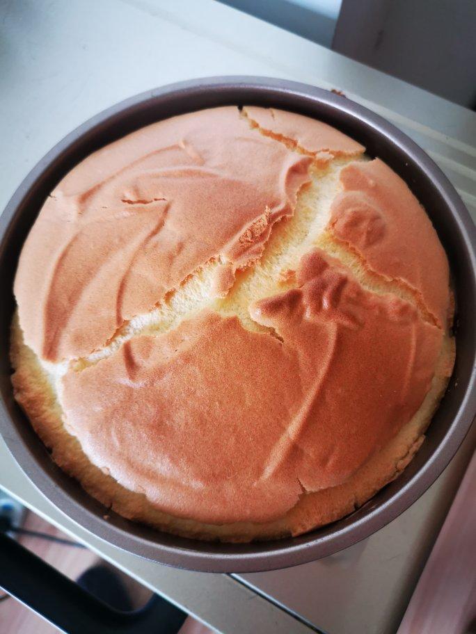 记录6寸戚风配方，不回缩不塌陷轻微开裂，细腻绵软，膨胀力好