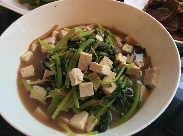 苋菜豆腐鸡蛋汤