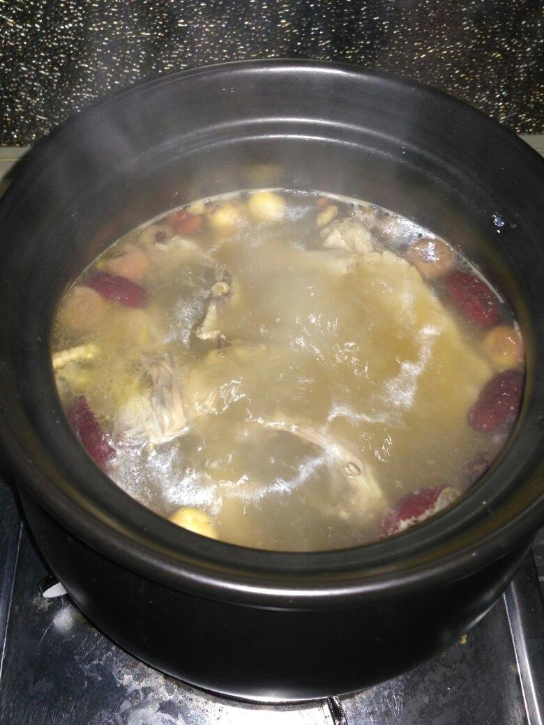 冬虫夏草炖鸡汤