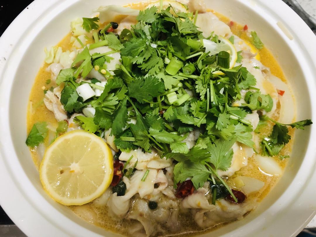 【金汤柠香藤椒鱼】