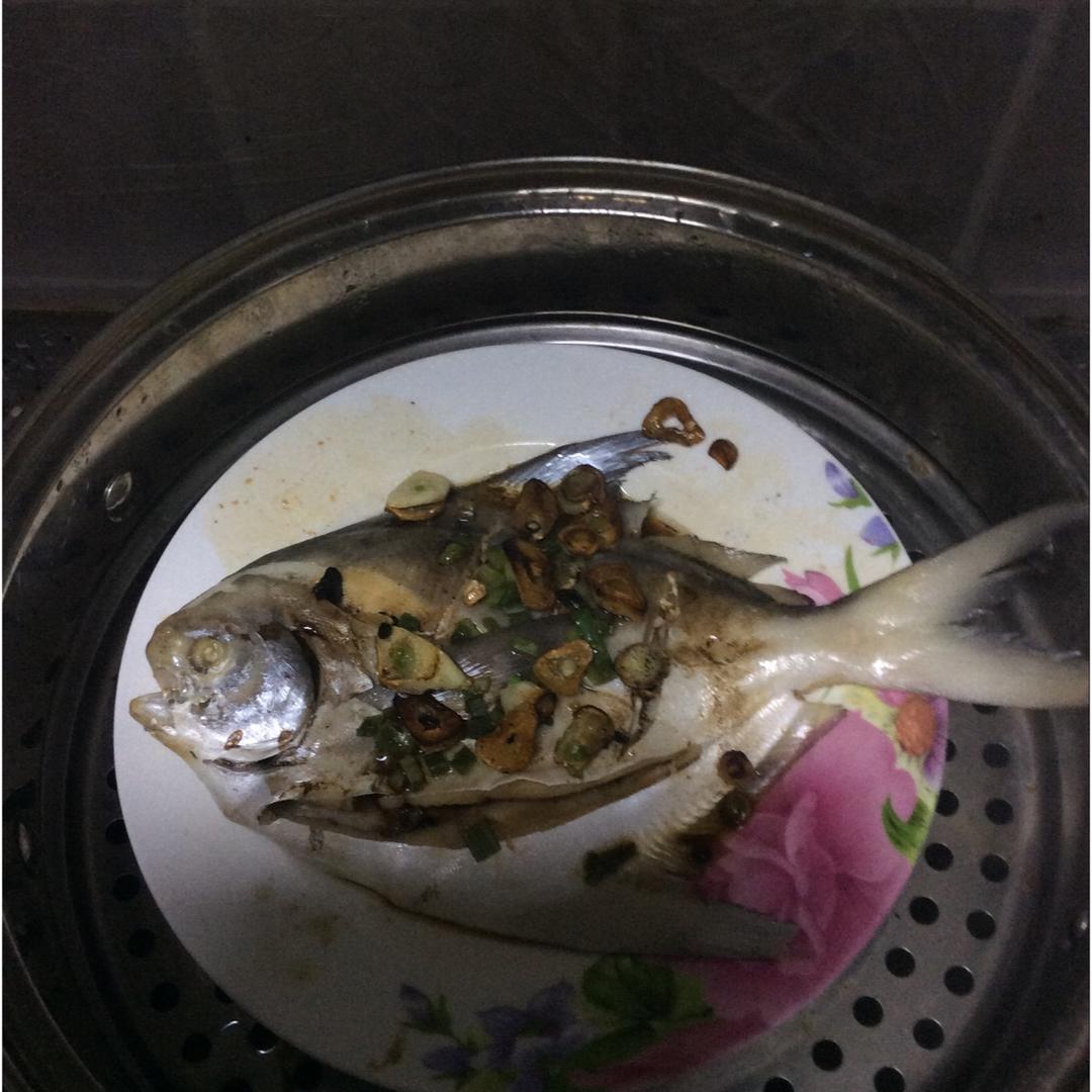 葱油鲳鱼