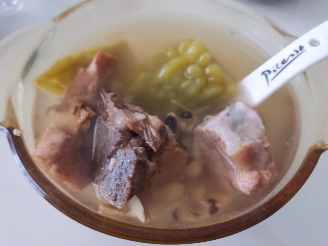 苦瓜眉豆排骨汤