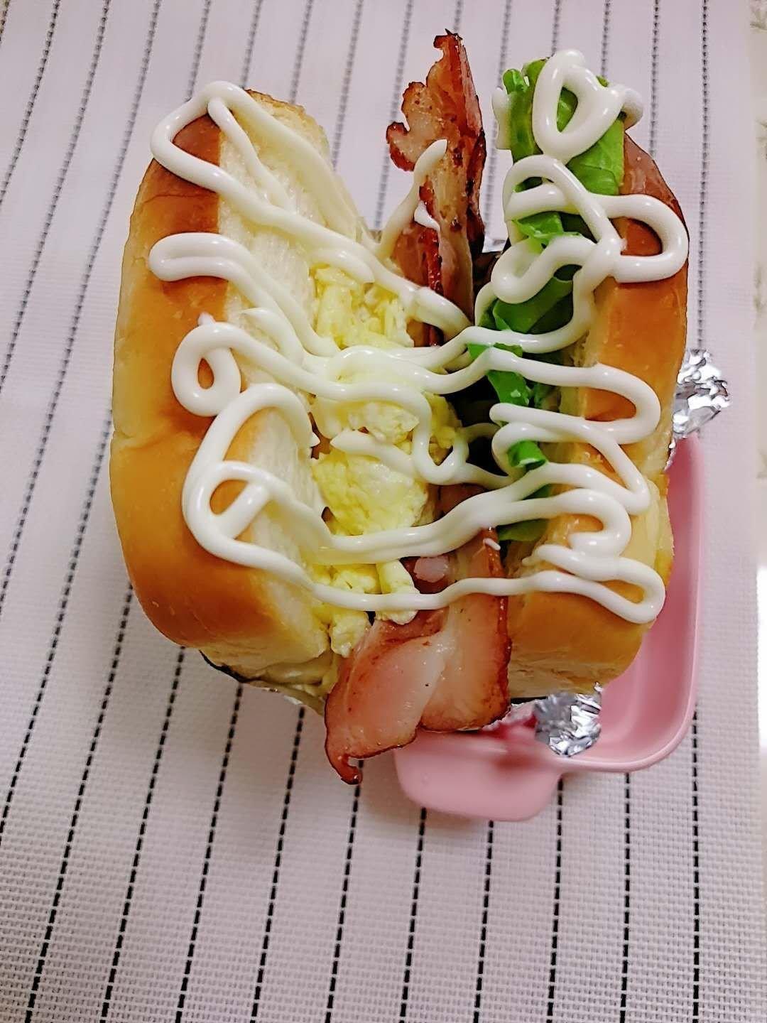 芝士厚蛋烧三明治