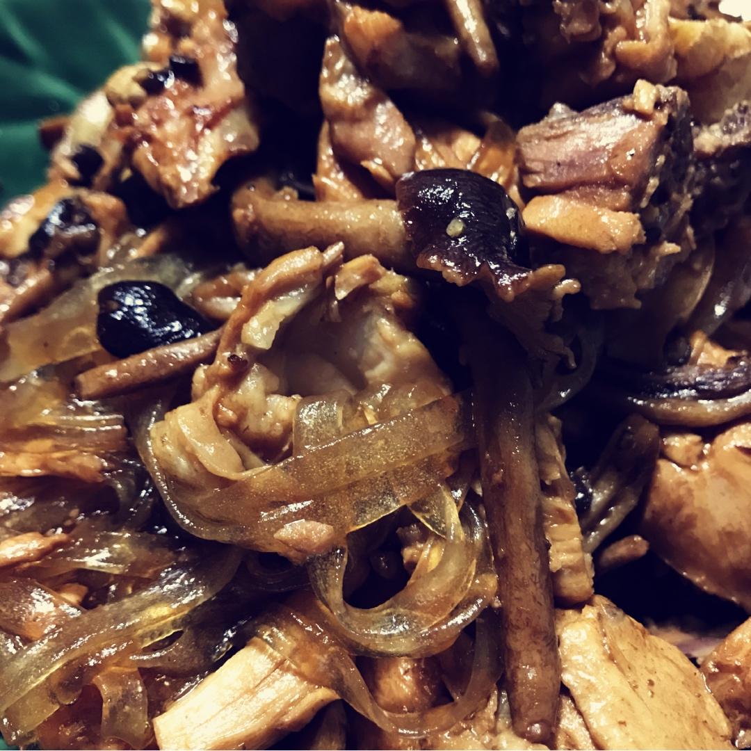 小鸡炖蘑菇