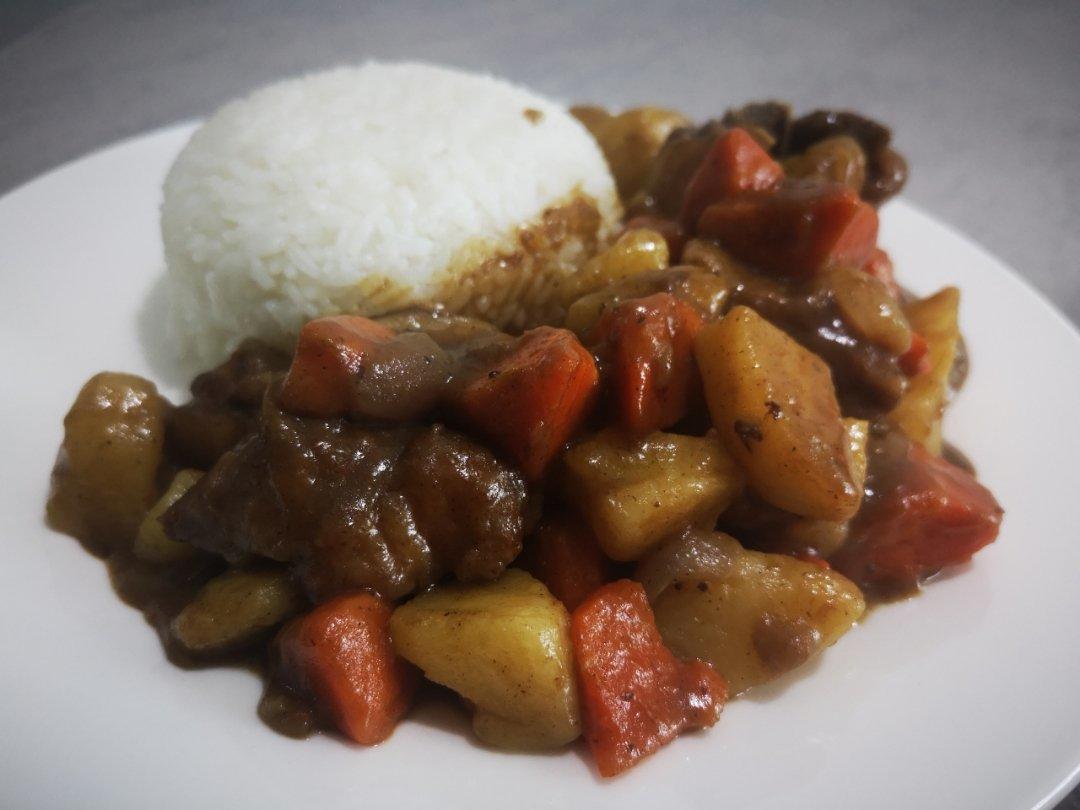 咖喱鸡肉饭