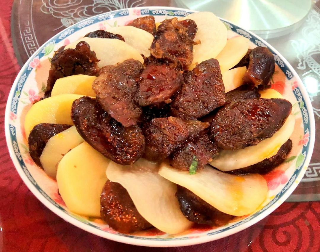 腊肠蒸土豆（附摆盘法）