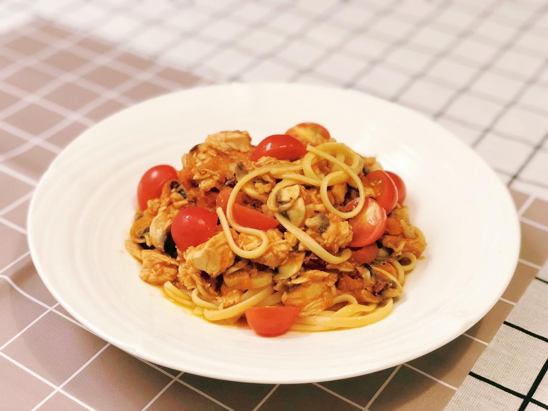 金枪鱼番茄酱意大利面 Spaghetti