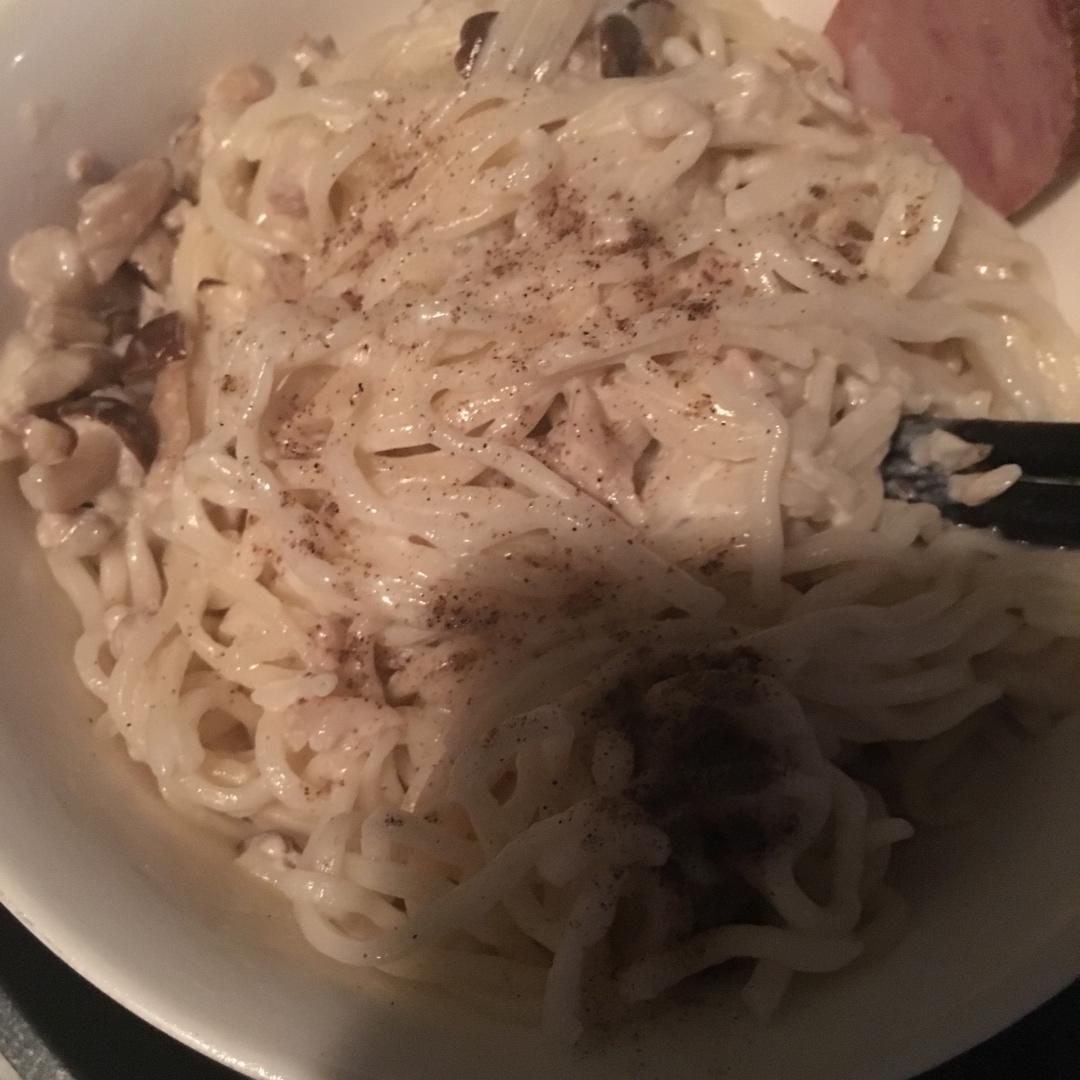 奶油蘑菇培根意大利面