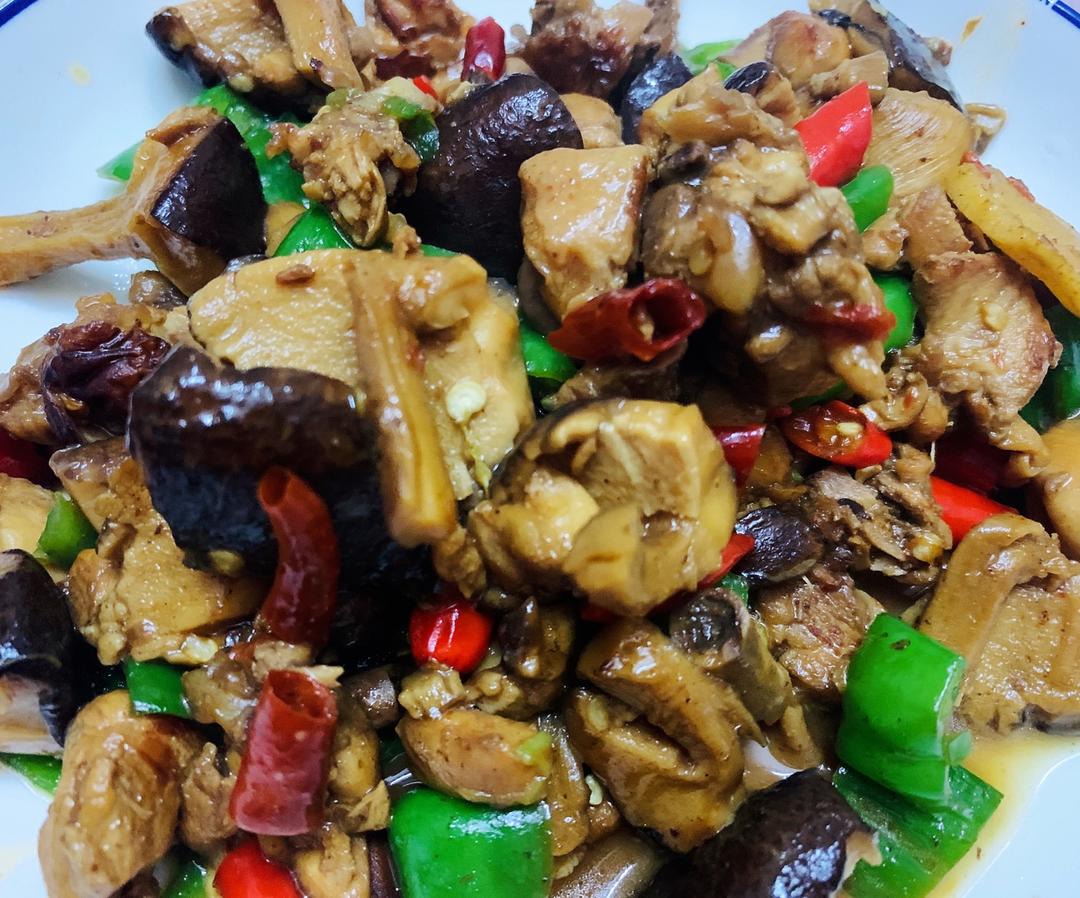 好吃到原地爆炸的黄焖鸡