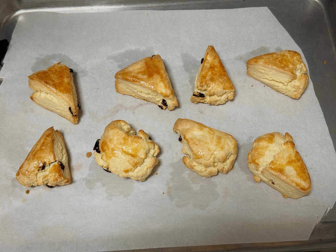 满屋飘香，口口都是满足——酥松香甜的蔓越莓蜜豆司康