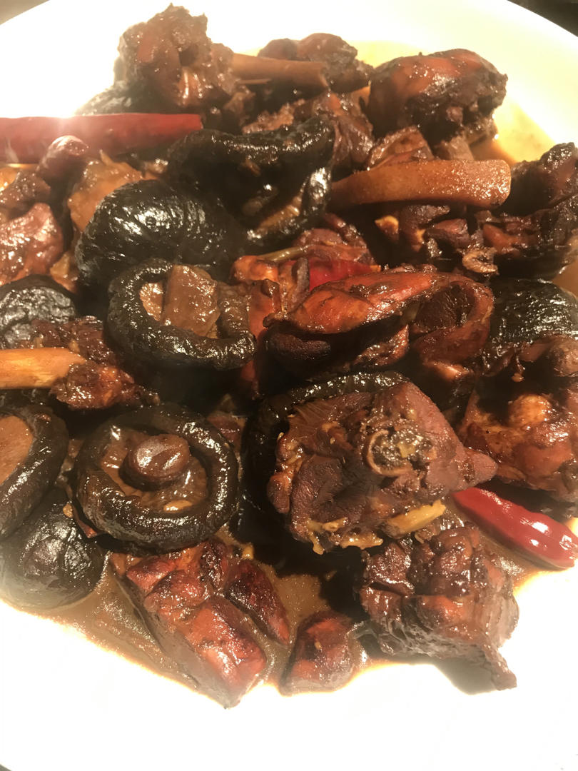 香菇炖鸡腿