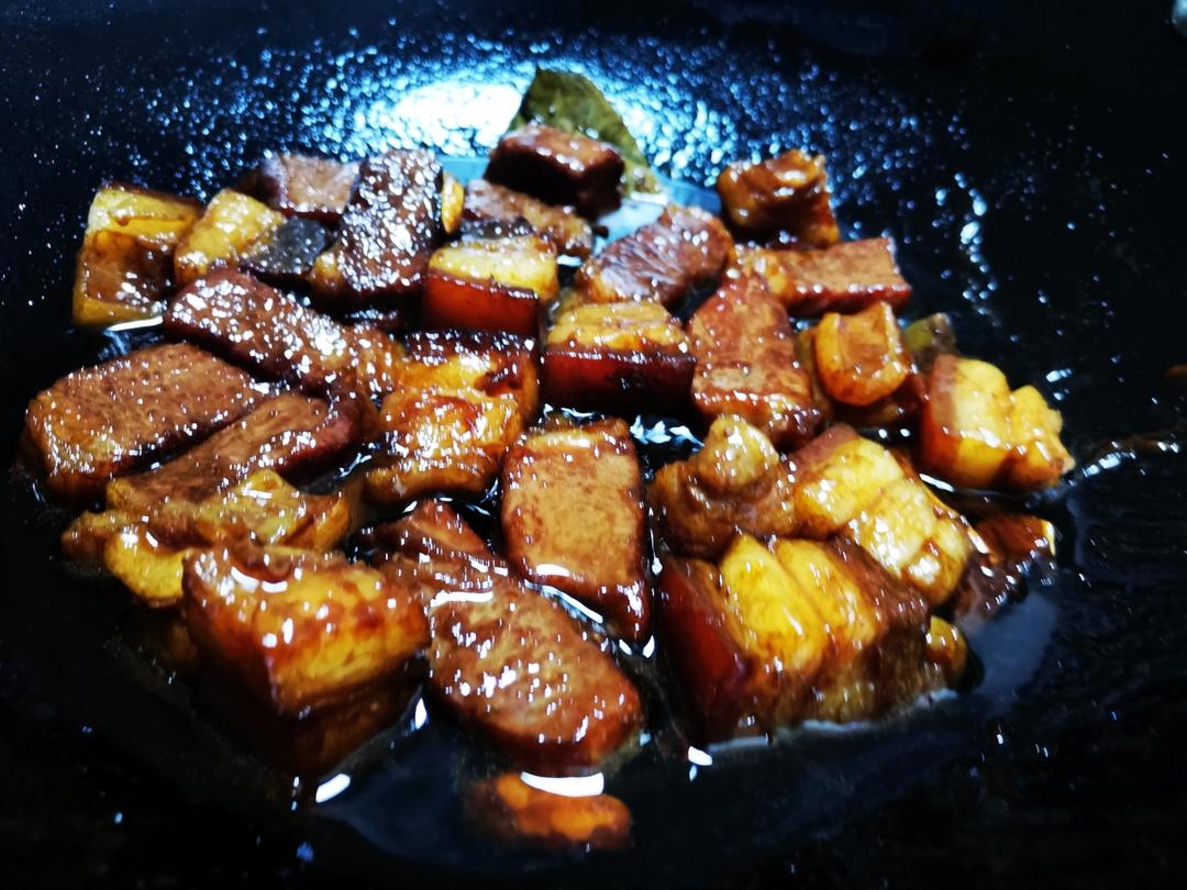 红烧肉炖土豆