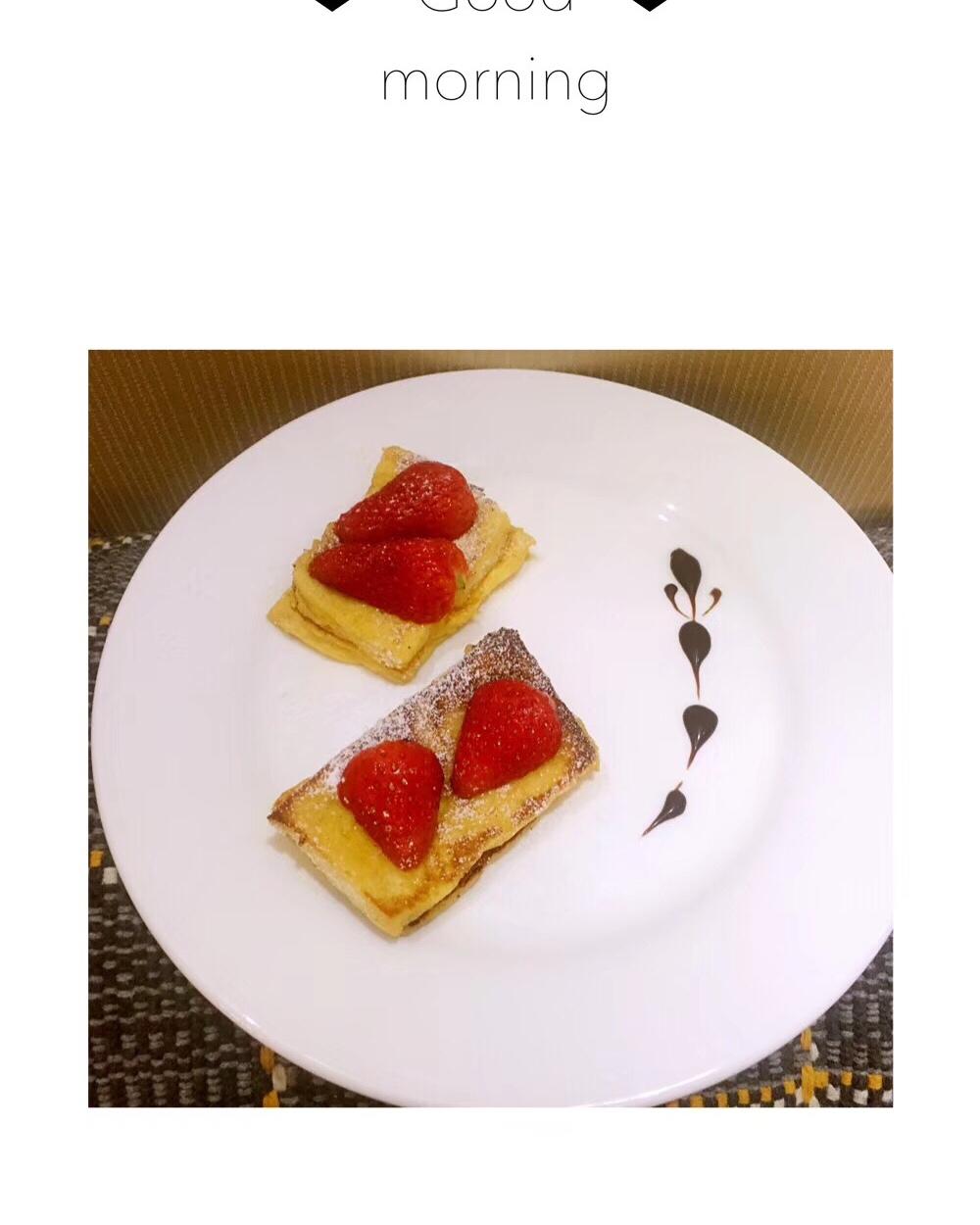 草莓法式吐司