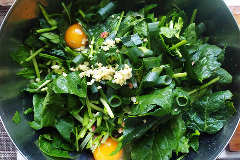 清明节美食-菠菜咸食，百吃不厌的做法，小孩子抢着吃的做法 步骤4