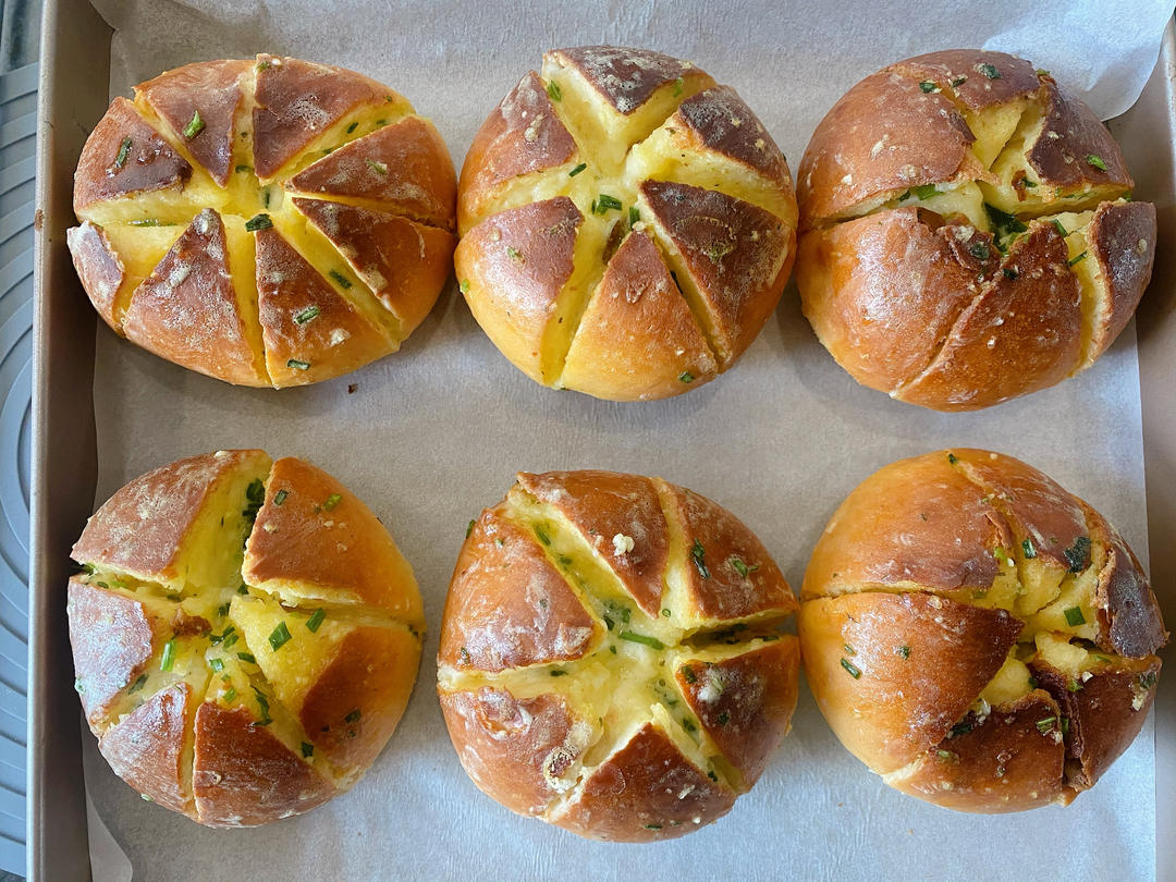 一款从韩国红到全世界的蒜香奶酪包