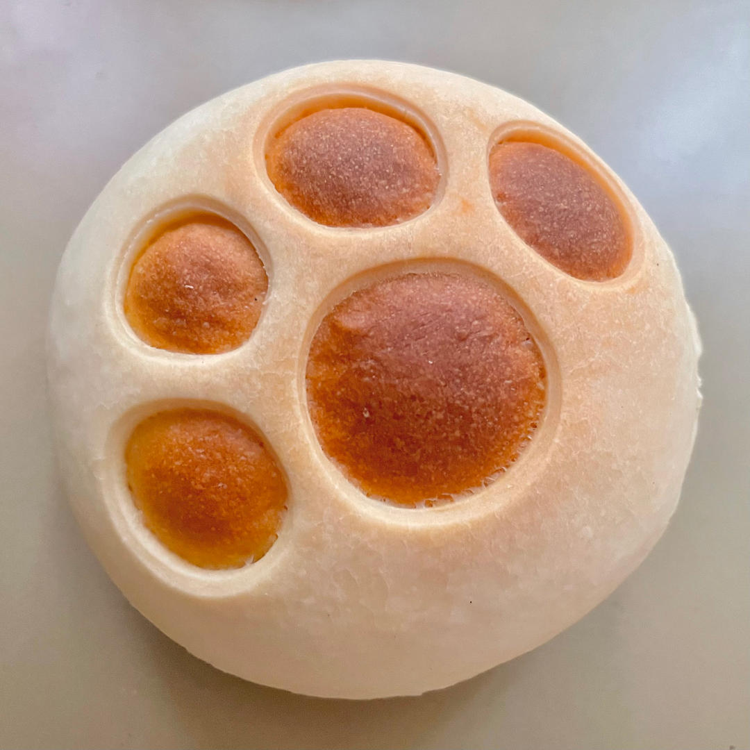猫爪椰蓉面包——欧克皮的简单装饰
