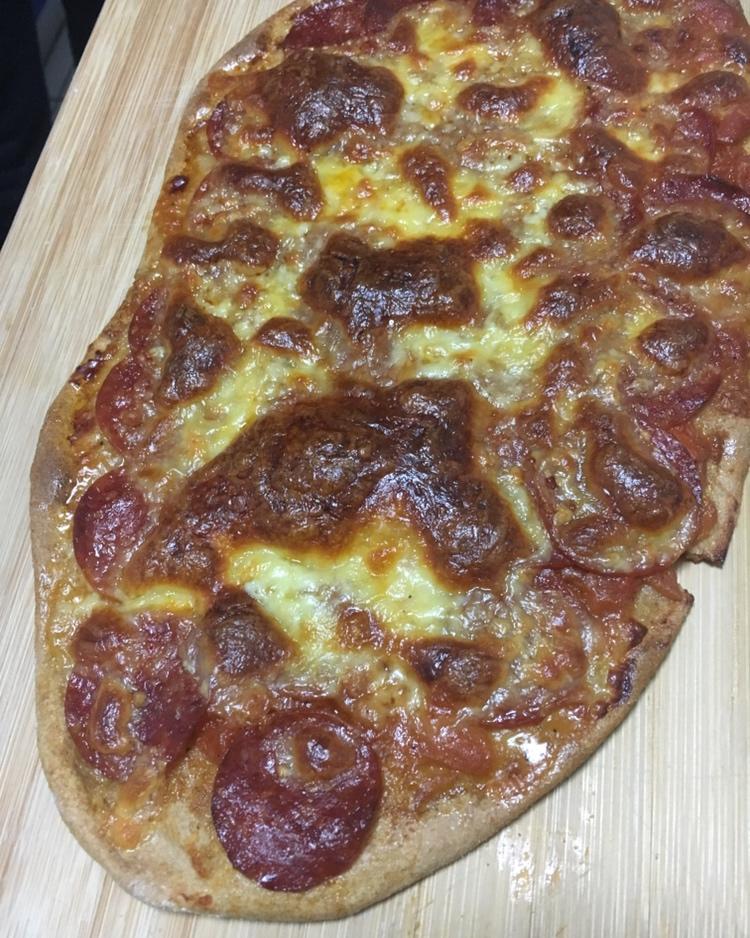 萨拉米薄底披萨 Salami Pizza