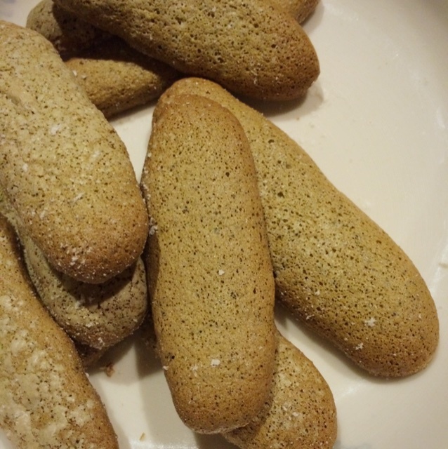 adamyoung_杨做的草莓长条酥饼