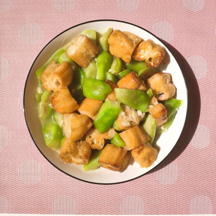 丝瓜烧老油条的做法