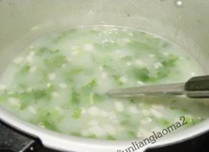 芹菜叶花生米清香粥的做法 步骤8