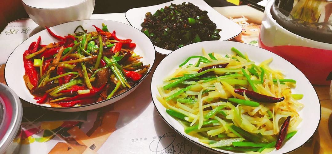 快手菜——芹菜炒土豆丝