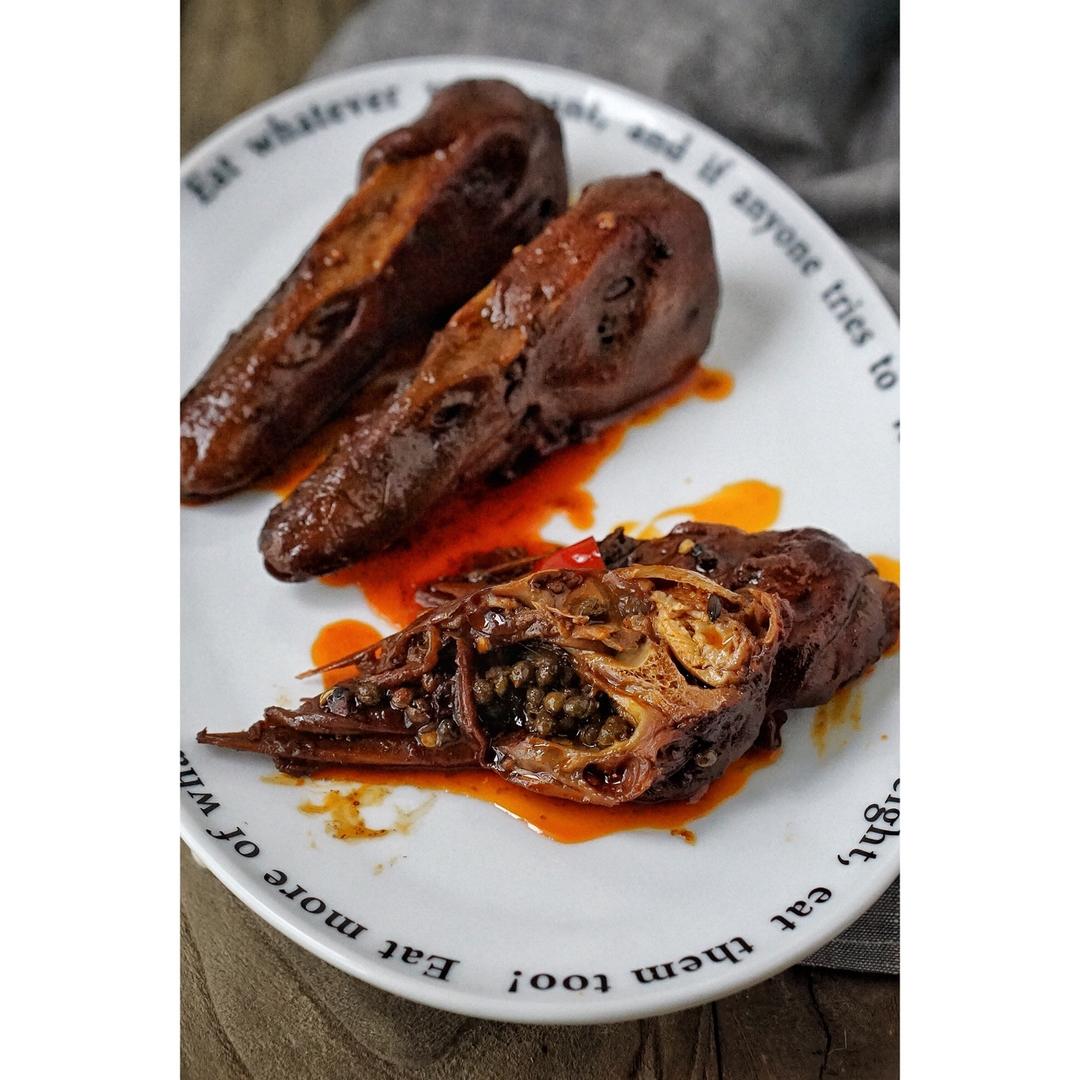 阿拉兔儿蕾做的油卤鸭头鸭脑壳