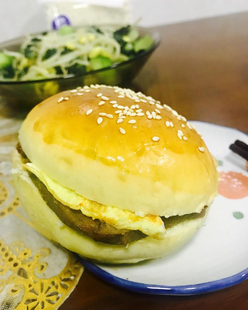 肯德基早餐汉堡轻松在家做 ---『玉米鸡肉汉堡包』