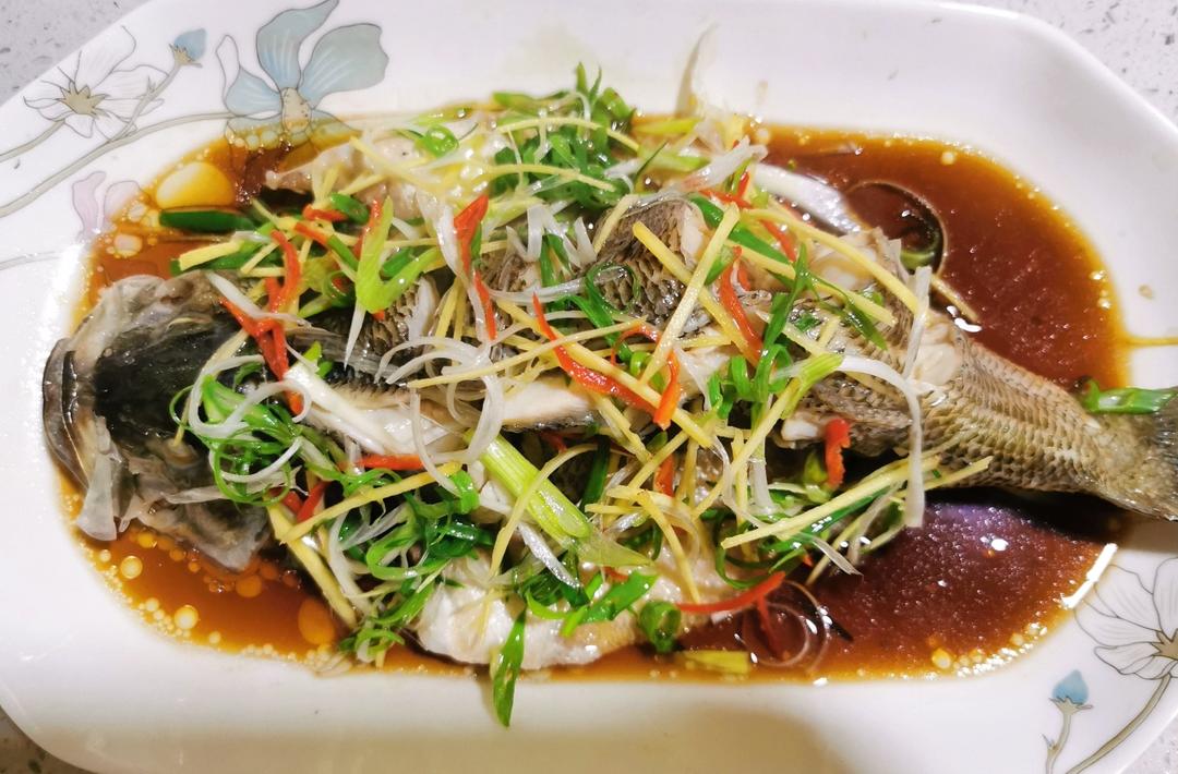 清蒸鲈鱼