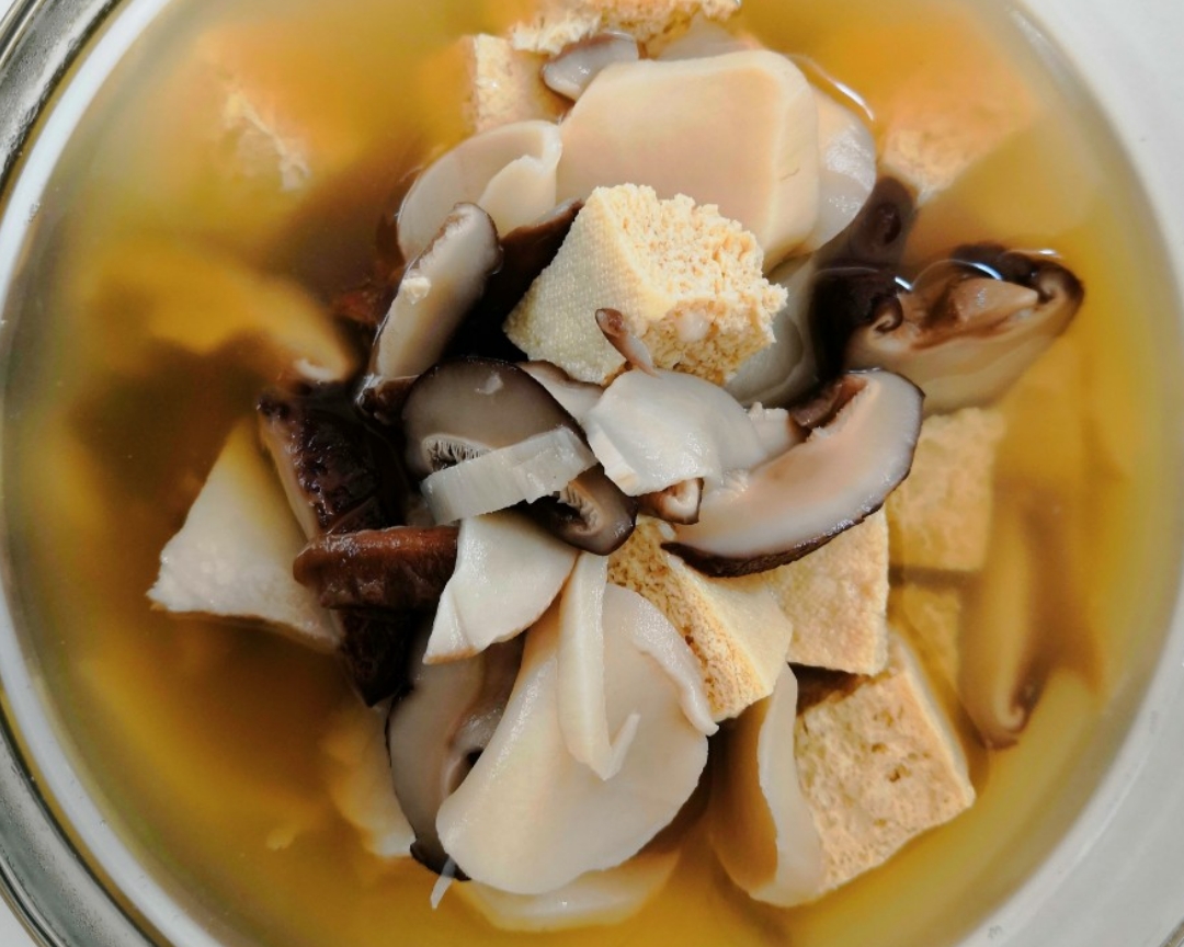 【一人食减脂餐】菌菇豆腐汤的做法