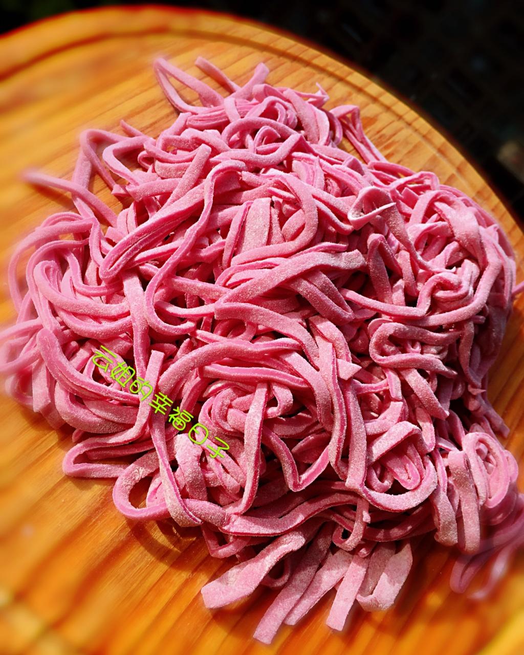 云姐的幸福日子做的多彩蔬菜手擀面手擀面