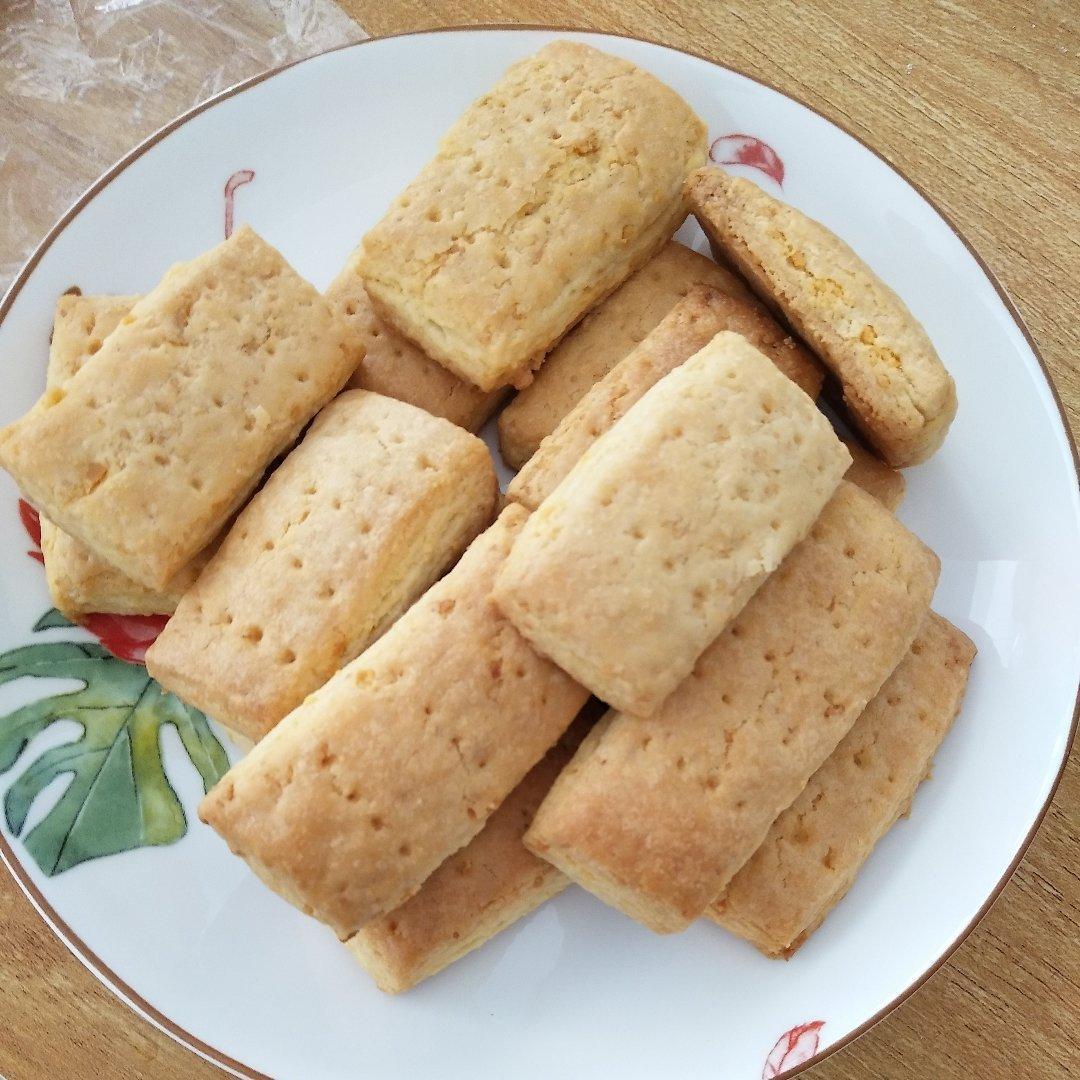 家庭自制的台湾老杨咸蛋黄饼（蛋黄多多）